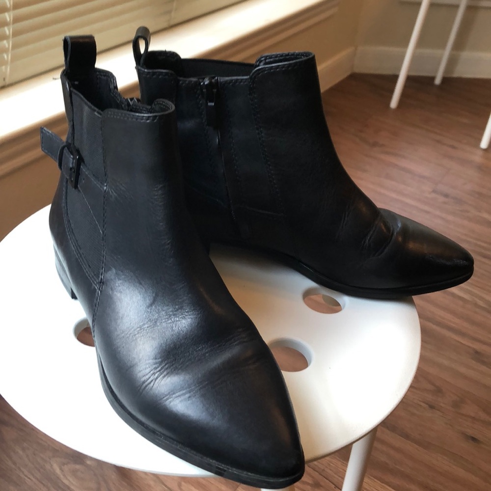 Clark’s, black leather ankle boots, size 7.